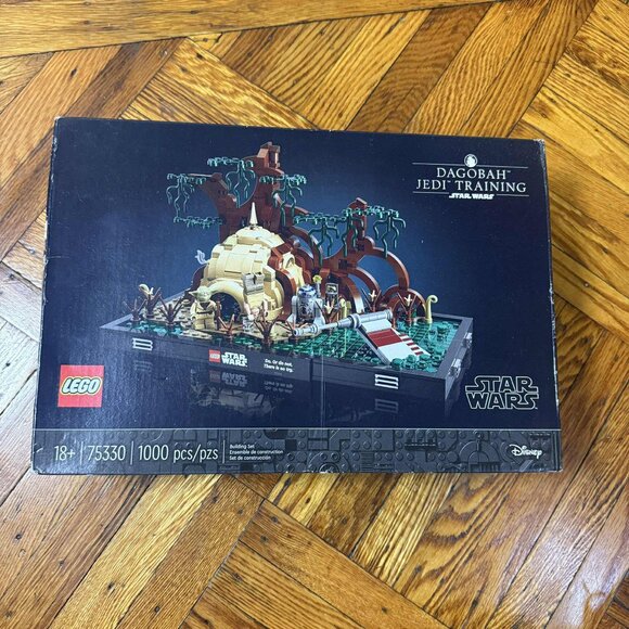 LEGO Star Wars Dagobah Jedi Training Diorama 75330 NIB 1000 pc Retired Gift NEW - Picture 4 of 7